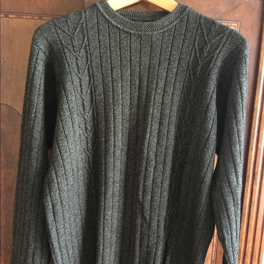 Claiborne men’s pullover, size M